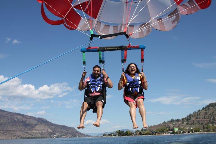Kelowna Group Parasailing Tour and Boat Ride