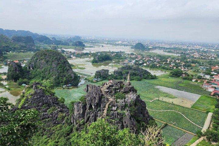 Ninh Binh Luxury Day Tour: Mua Cave, Trang An Hoa Lu by Group 09
