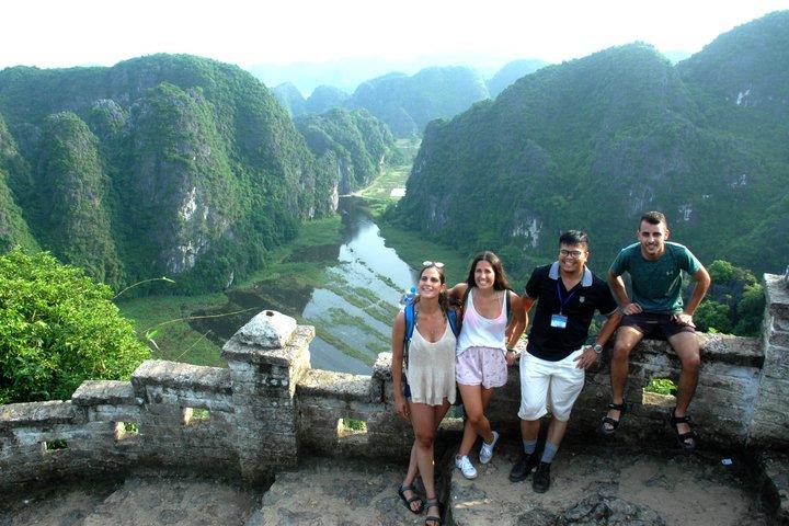 Ninh Binh Luxury Day Tour: Mua Cave, Trang An Hoa Lu by Group 09