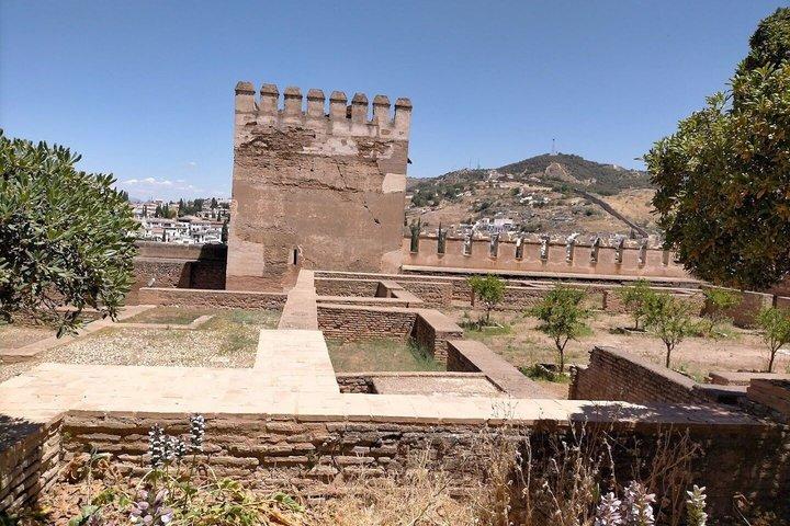 Alhambra of Granada and Generalife Ticket & Audio Tour