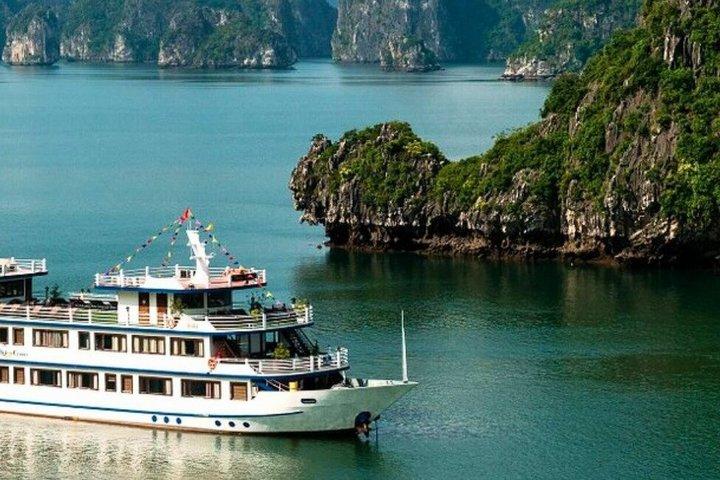 Experience Bai Tu Long & Ha Long Bay in 3 Days with Swan Cruises