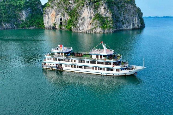 2D1N Swan Cruise Escape to the Peaceful Beauty of Bai Tu Long Bay