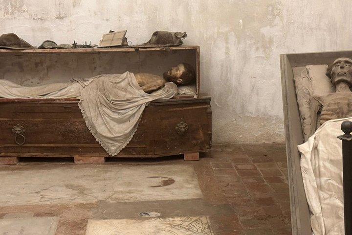 Capuchin Cemetery and Catacombs Tour in Palermo