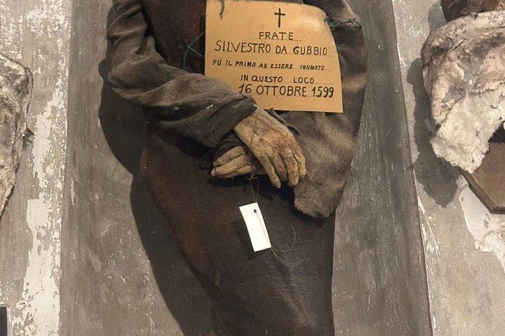 Capuchin Cemetery and Catacombs Tour in Palermo