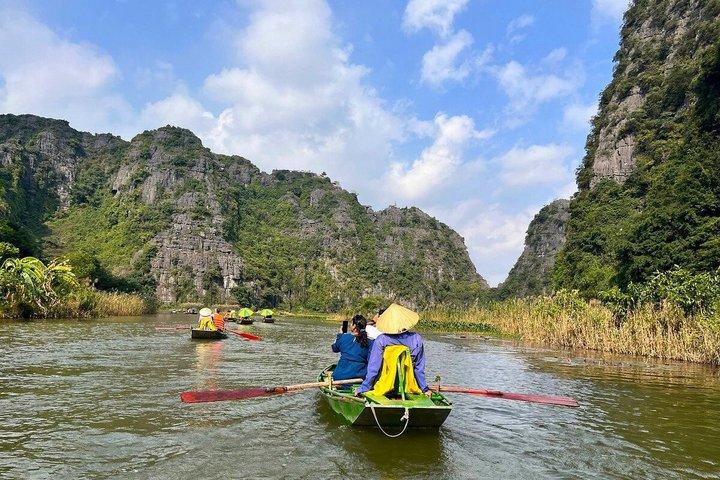 Private Tour from Hanoi to Ninh Binh: Hoa Lu, Tam Coc & Mua Cave