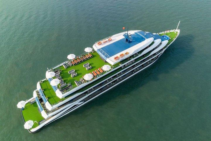 Discover Halong & Lan Ha Bay: 3-Day Luxury Cruise with Balcony