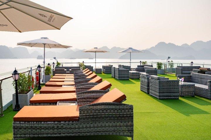 Discover Halong & Lan Ha Bay: 3-Day Luxury Cruise with Balcony