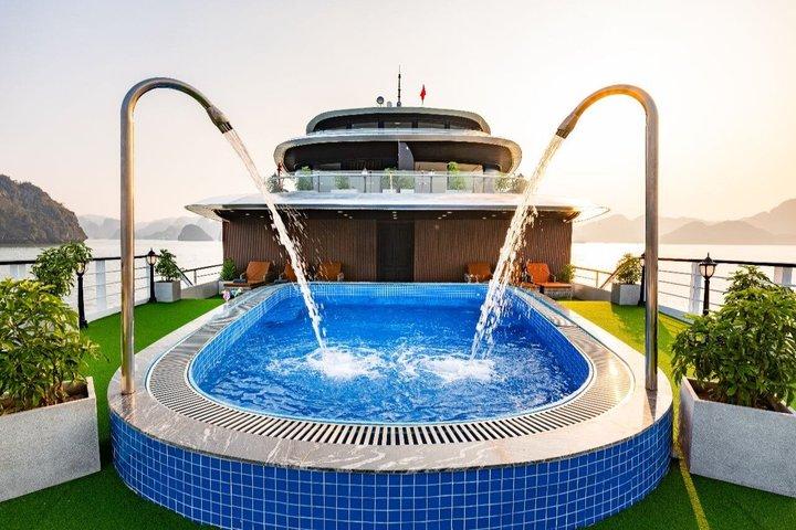 Discover Halong & Lan Ha Bay: 3-Day Luxury Cruise with Balcony
