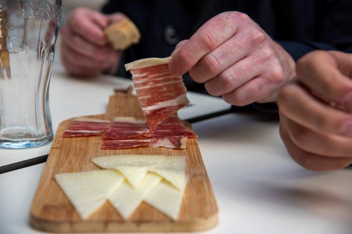 Madrid Food Tour: Tapas, Drinks and Delights with a Local