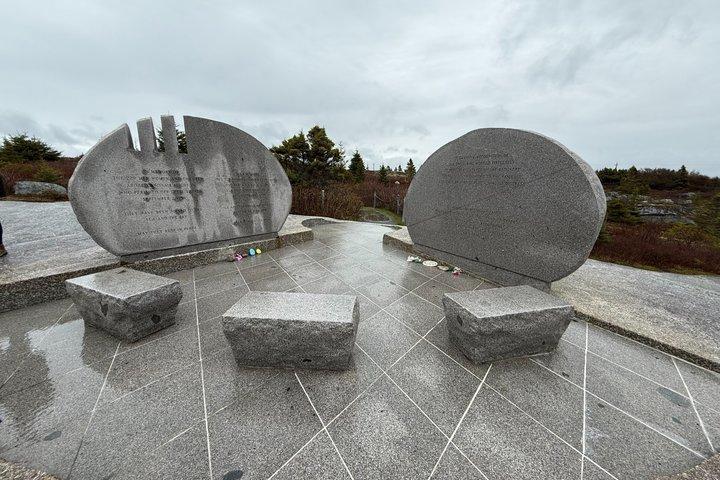 Half Day Tour: Peggys Cove,Swissair Memorial & Titanic Cemetery