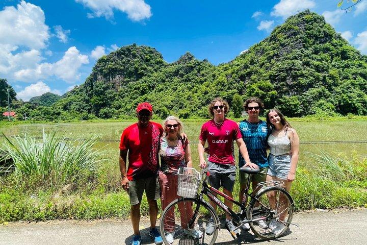 Explore Ninh Binh: Hoa Lu Capital, Trang An/Tam Coc & Mua Cave