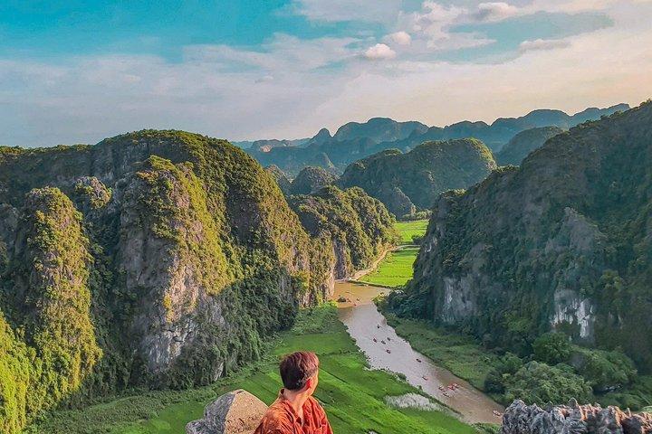 Private Tour from Hanoi to Ninh Binh: Hoa Lu, Tam Coc & Mua Cave