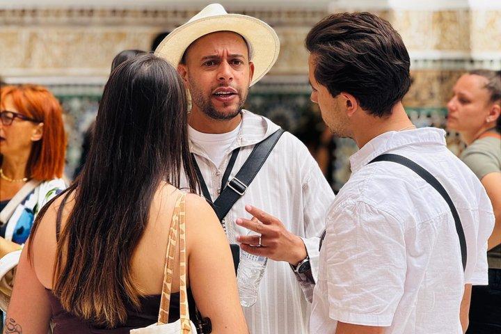 Marrakech: Ben Youssef Medresa, Secret Garden & Souk Walking Tour