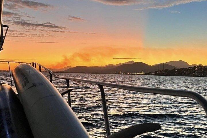 Mallorca Small-Group Sunset Boat Cruise with Tapas & Drinks