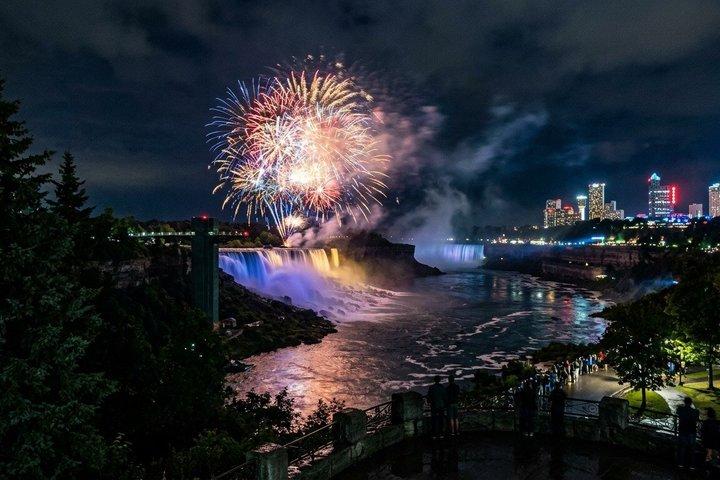 Niagara Falls State Park Sunset Tour with Falls Illumination