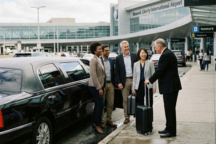 New Jersey Airport Luxury Arrival Transfer by Limousine (EWR/TEB)