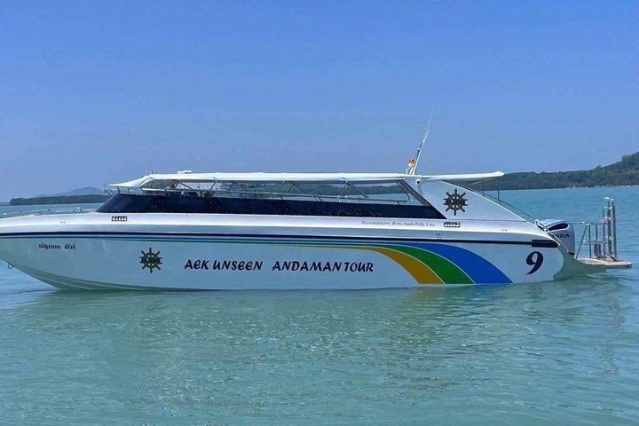 Phi Phi Maya Tour by Speedboat or Catamaran [Inc. National Fees]