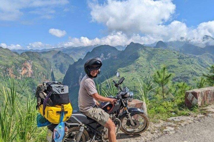 Colombo to Kandy Bike Tour with Scenic Hill Country Experience