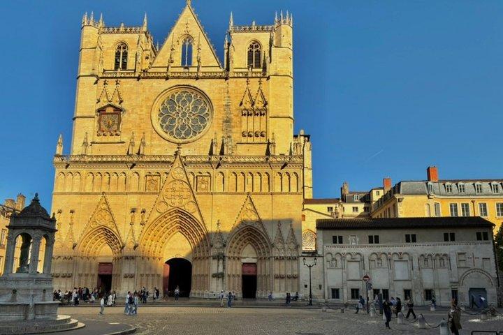 Lyon: Pastry Tour through Old Town and Hidden Traboules