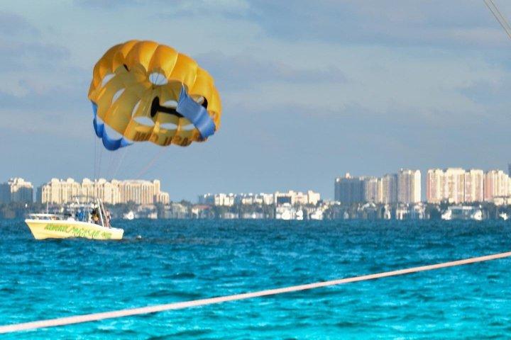 Parasailing in Miami