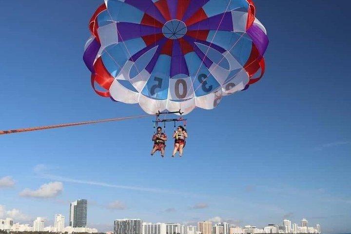 Parasailing in Miami