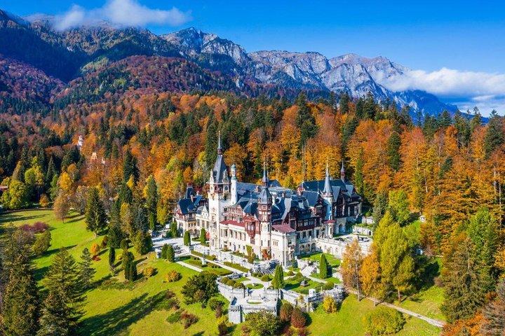 Castle trip from Brasov: PRIVATE Tour to Bran Castle & Peles Palace in Sinaia