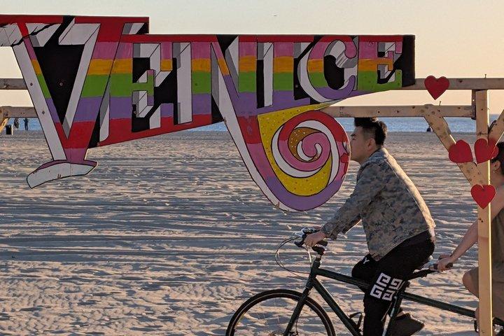 LA: Venice Beach, Muscle Beach & Santa Monica Sunset Tour