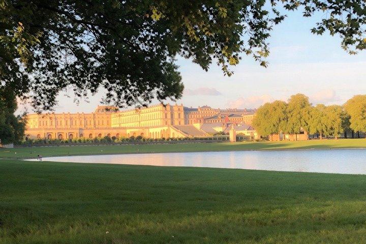Versailles: Off the Beaten Track Tour with a Local Guide