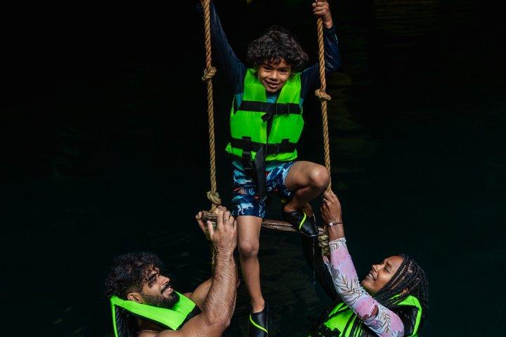 Cenote Cancun Tour with Lunch and Roundtrip Transportation