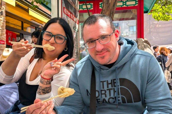 2-Hour Local Street Food Tour in Yokohama Chinatown