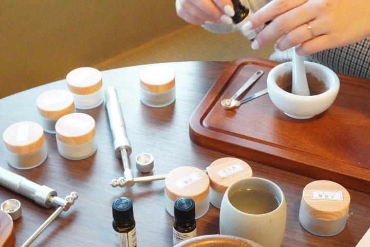 Cool Down in Kyoto : Traditional Incense Making Experience