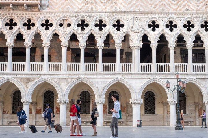 Venice's Best Seller: Basilica & Doge, Gondola + Casanova Lunch