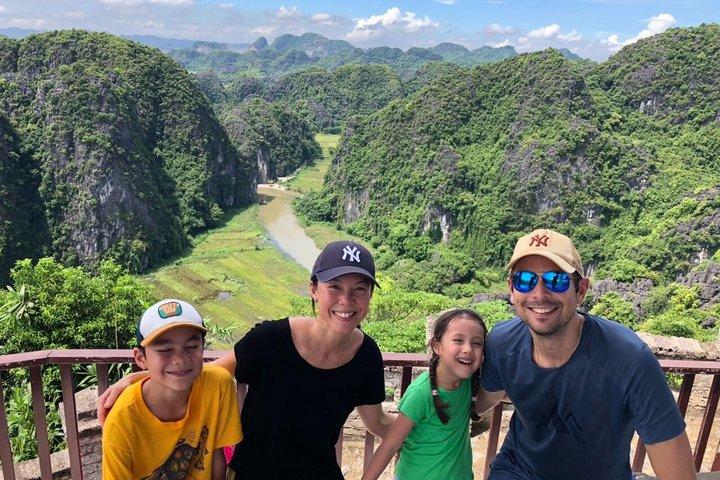 Ninh Binh Luxury Day Tour: Mua Cave, Trang An Hoa Lu by Group 09