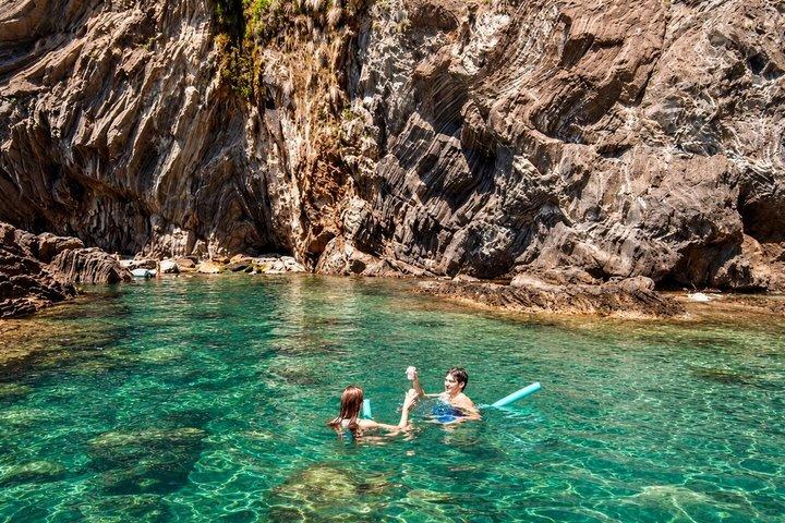 5 LANDS: Tour hidden places! Local captain. Max 5 guests