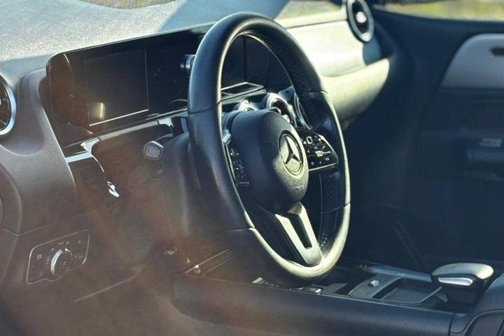Luxury Private Transfer in Mykonos – Airport Port & Villas