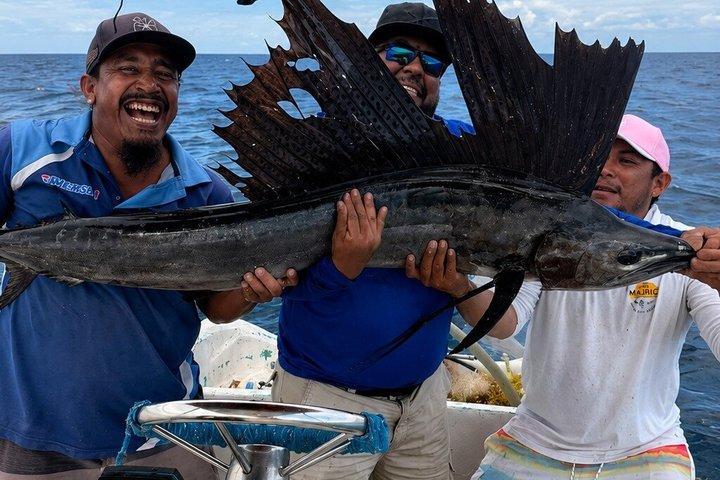 Private Deep Sea Fishing Charter – Puerto Morelos