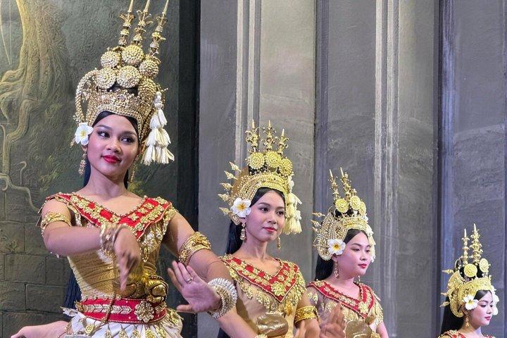 Siem Reap: Amazon Angkor Restaurant Buffet & Apsara Dance