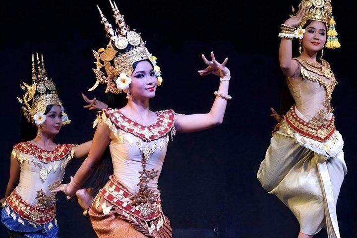 Siem Reap: Amazon Angkor Restaurant Buffet & Apsara Dance