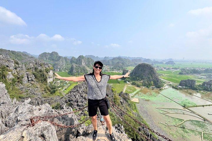 Ninh Binh Luxury Tour Hoa Lu Trang An Tam Coc Mua Cave