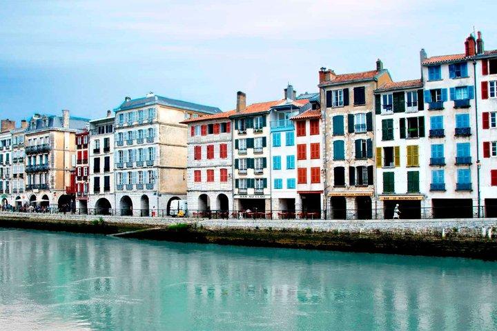 TOP Bayonne : Private Guided Tour with your mobile
