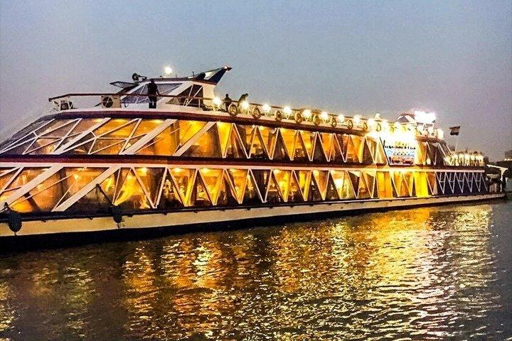 Luxury Nile Dinner Cruise in Cairo