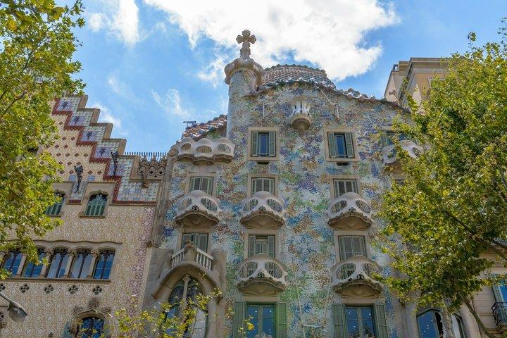 Casa Batlló & Sagrada Família Skip-the-Line Guided Tour