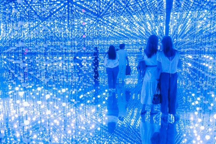 Bubble Planet Immersive Digital Interactive Experience in Atlanta