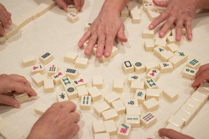 Experience Singapore Chinese Mahjong and Tea with a Local Host