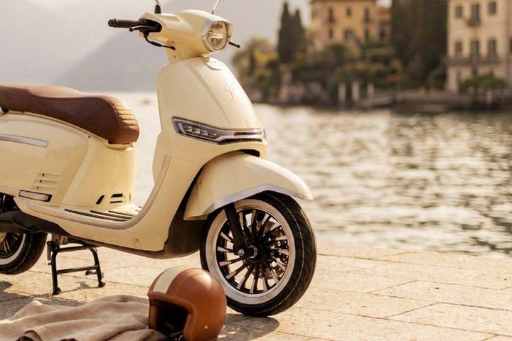 Lake Como: E-Vespa style Guided tour to Bellagio