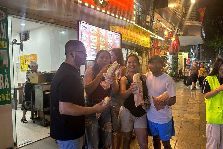 Hanoi Sunset Street Food Tour by Female Riders in Green Ao Dai