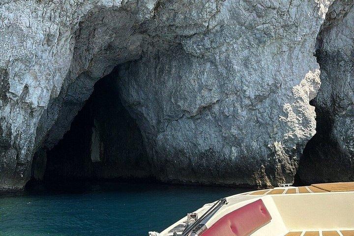 Syracuse Boat tour of the island of Ortigia and sea caves