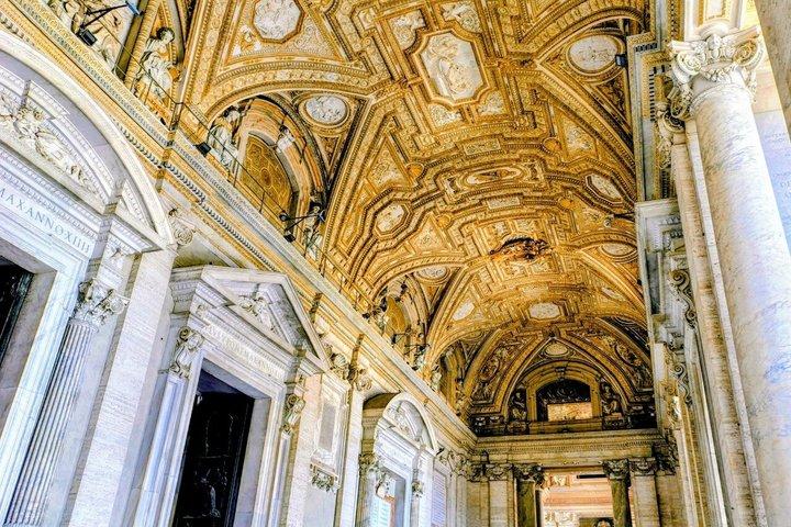Vatican: St.Peters Basilica Priority Entrance With Audio guide