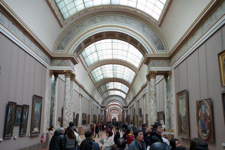 Louvre Masterpieces & Mona Lisa Guided Tour with Reserved Access