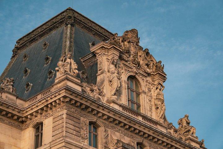 Louvre Masterpieces & Mona Lisa Guided Tour with Reserved Access